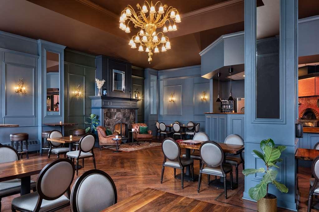 Landmark Inn Marquette Restaurant bilde